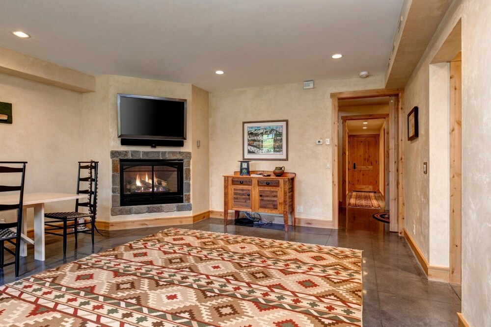 Abode At Skyline - photo 9