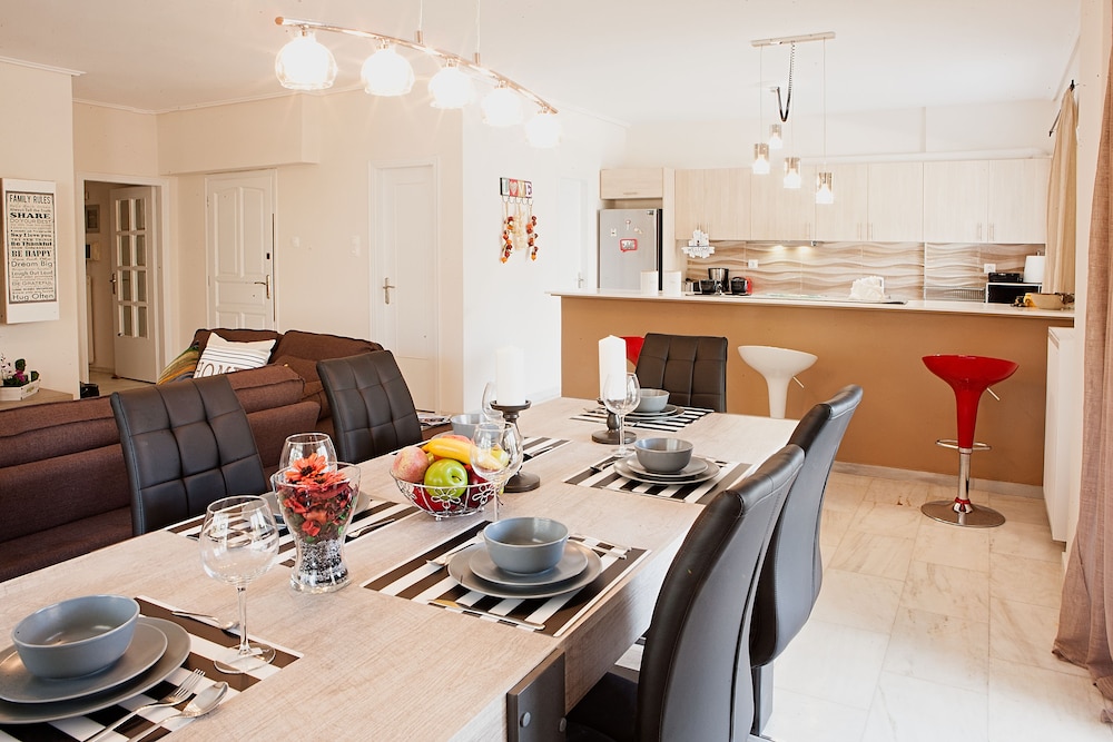 Glyfada Center Aries Newly Modern Home — 4-Star Luxury Hotel in Glyfada, Greece