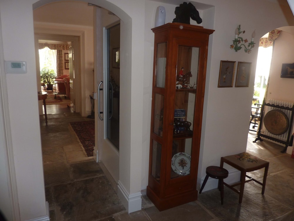 Brampton Grange — Northampton — photo 4