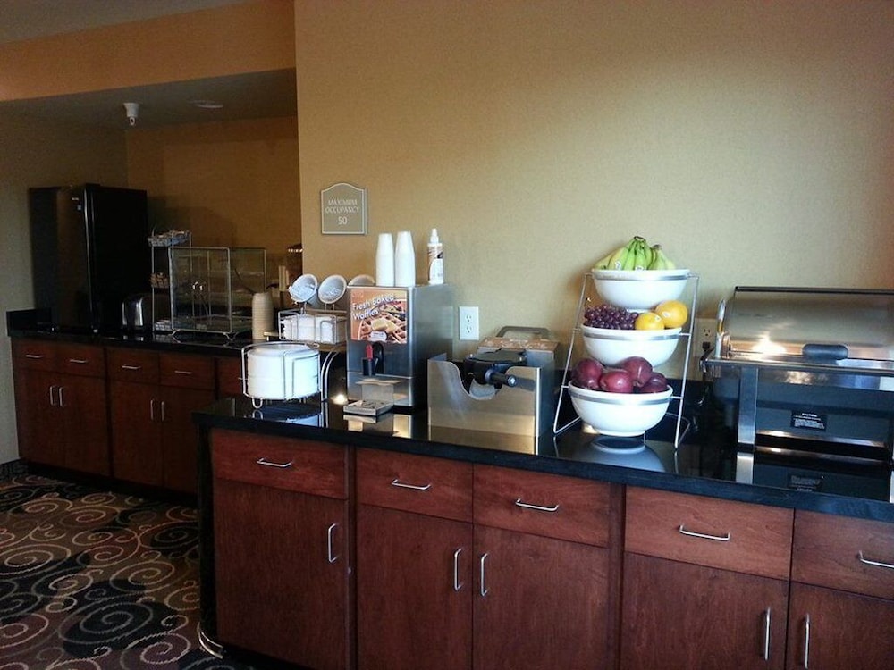 Cobblestone Inn & Suites Hartington - photo 28