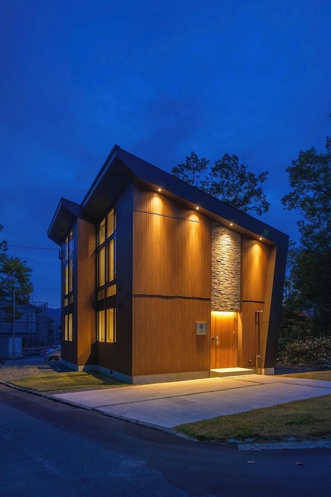Chalet Infinity — 4-Star Luxury Hotel in Hakuba, Japan