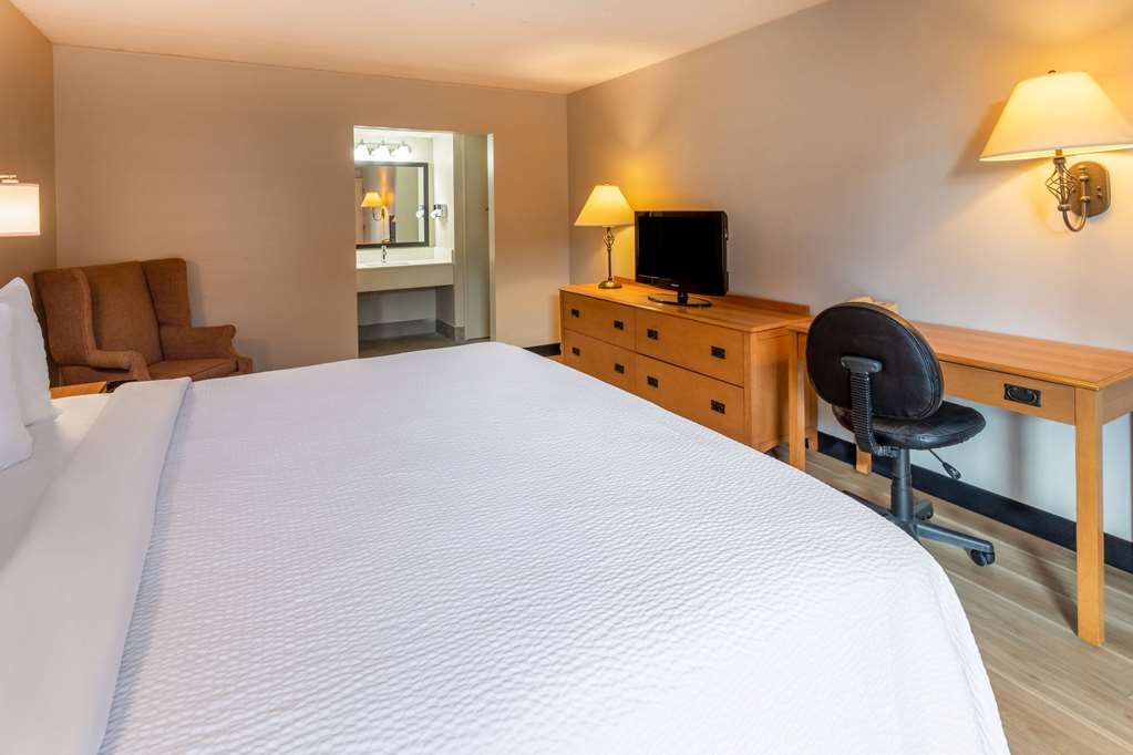 Days Inn Birch Run - photo 15