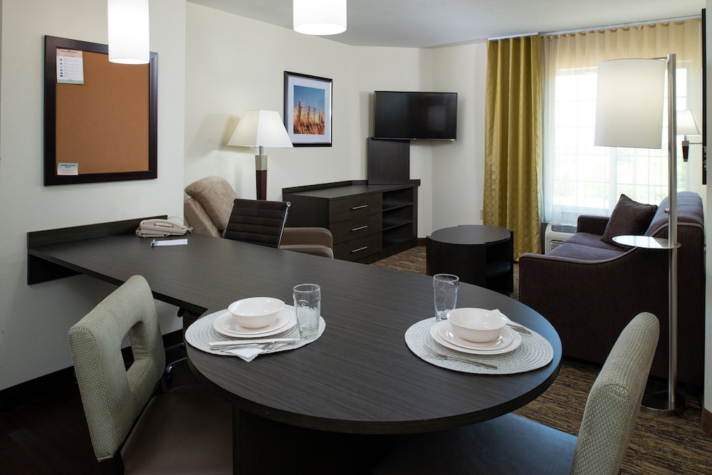 Candlewood Suites Olathe by IHG - photo 12