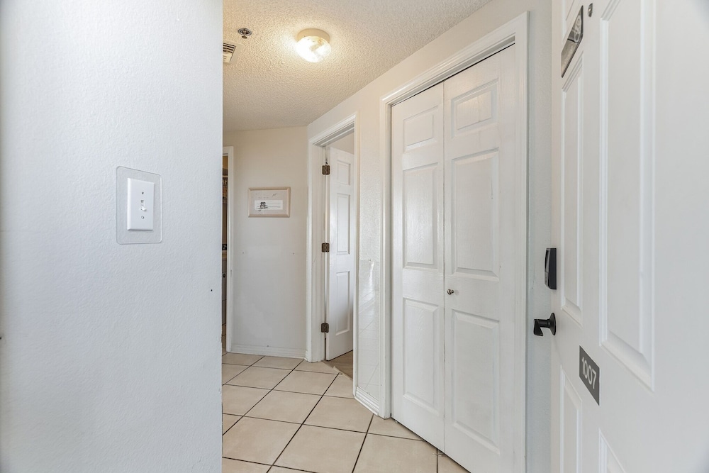 Stunning Oceanfront Condo with Resort Amenities condo - photo 24