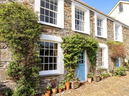 Holiday Home Elm Cottage by Interhome — 4-Star Luxury Hotel in Mevagissey, United Kingdom