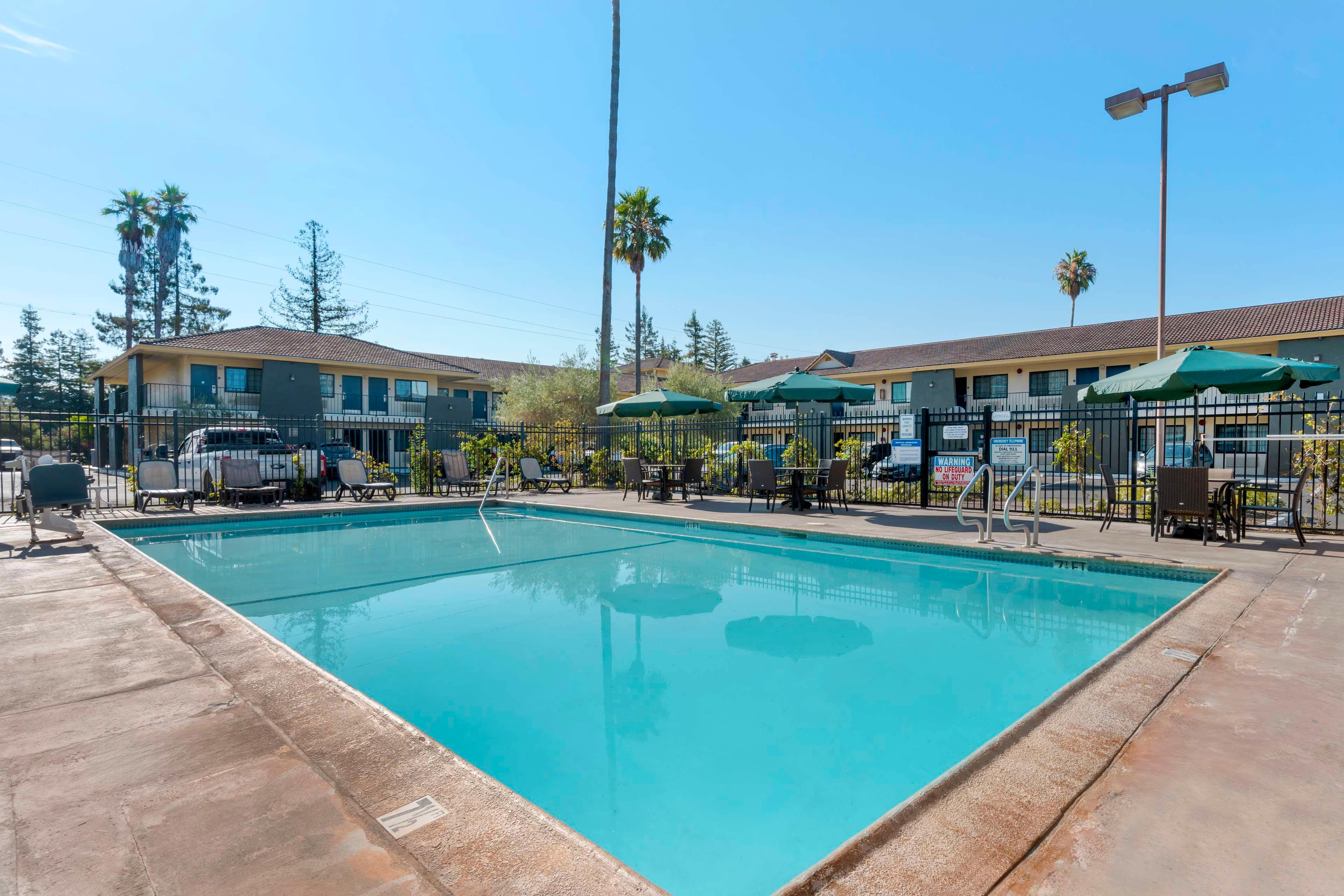 Sonoma Winegrower's Inn — hotel in Rohnert Park