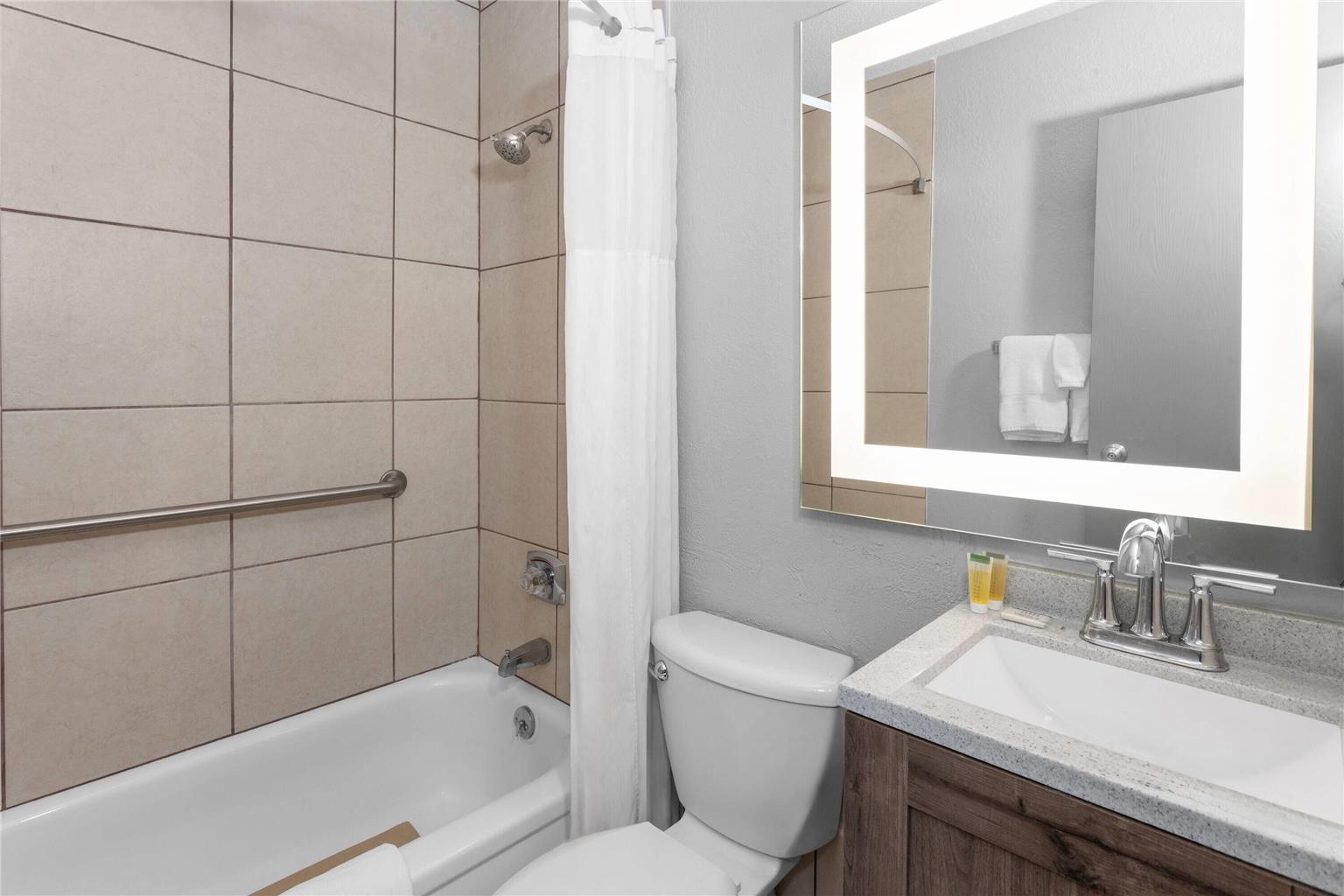 Days Inn by Wyndham Mason City - photo 31
