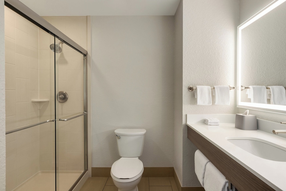 Holiday Inn Express & Suites Fort Lauderdale Airport South by IHG - photo 13