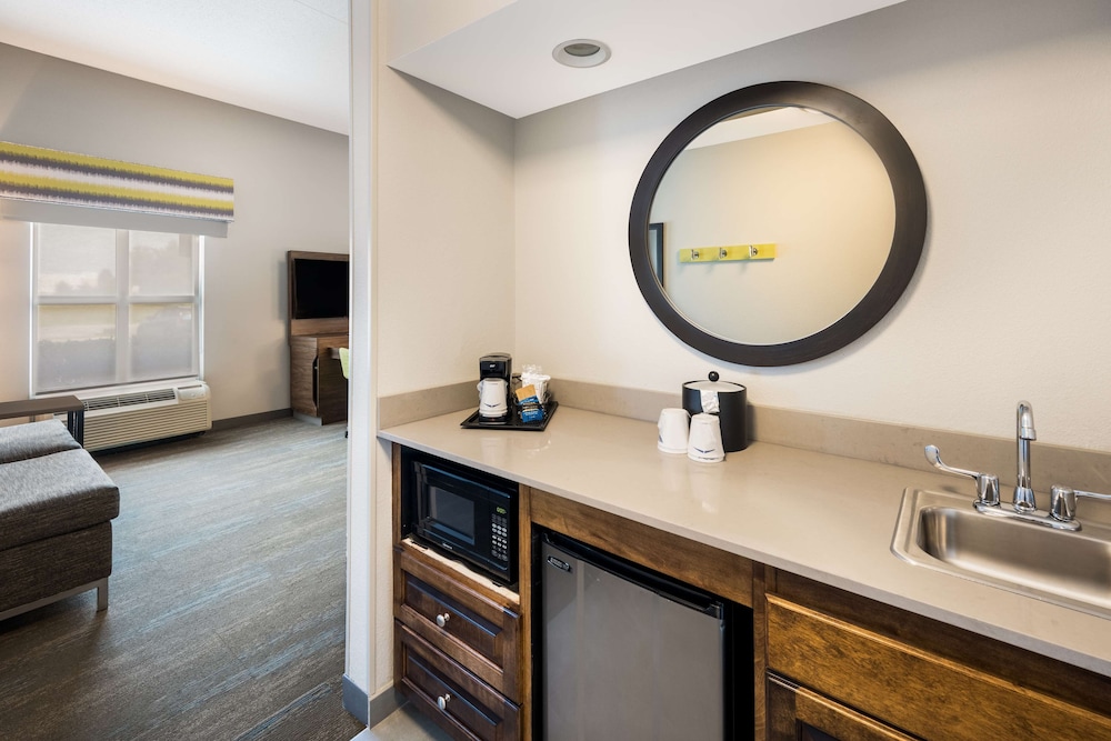 Hampton Inn & Suites Fredericksburg at Celebrate Virginia - photo 37