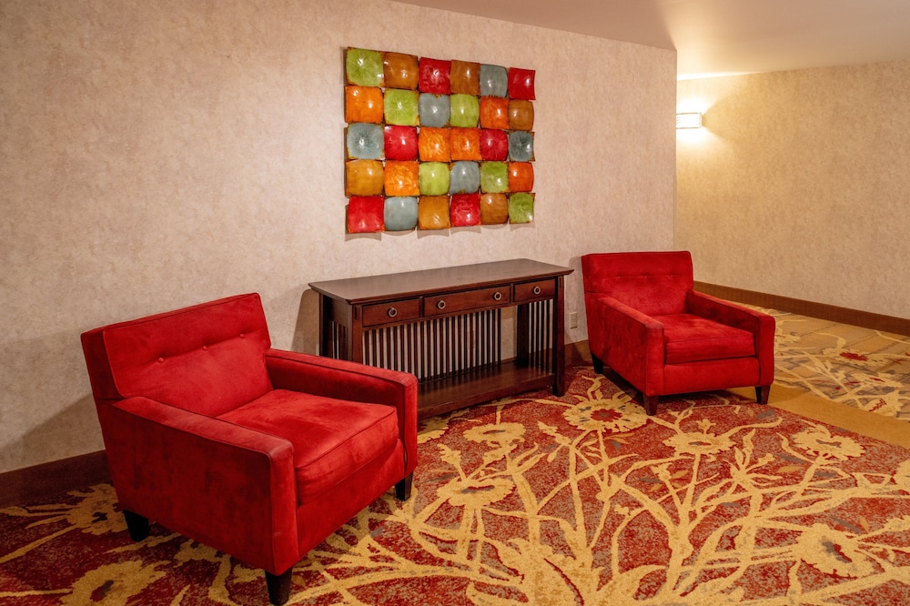 Holiday Inn Express Hotel & Suites Hazard by IHG - photo 46