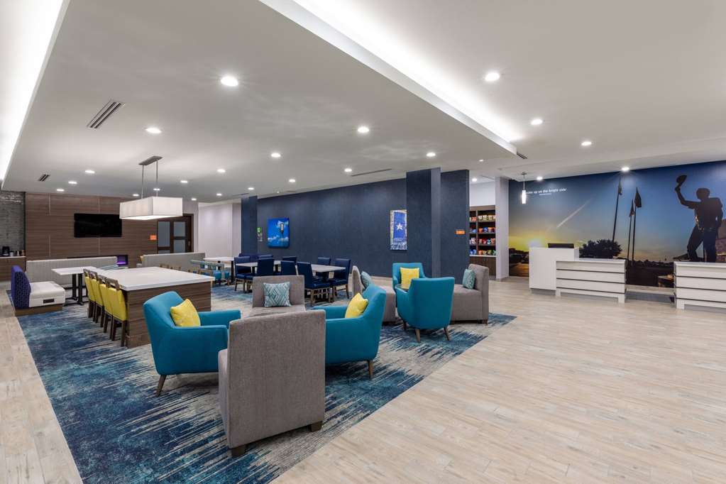 La Quinta Inn & Suites by Wyndham Round Rock near Kalahari - photo 6
