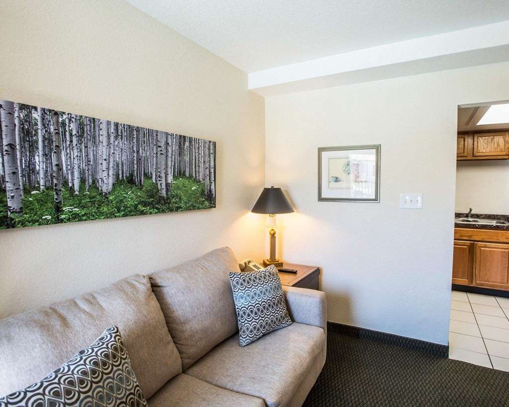 Rodeway Inn Greeley - photo 17