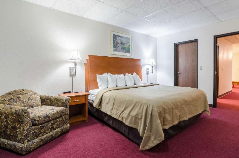 Quality Inn & Suites Salina West - photo 18