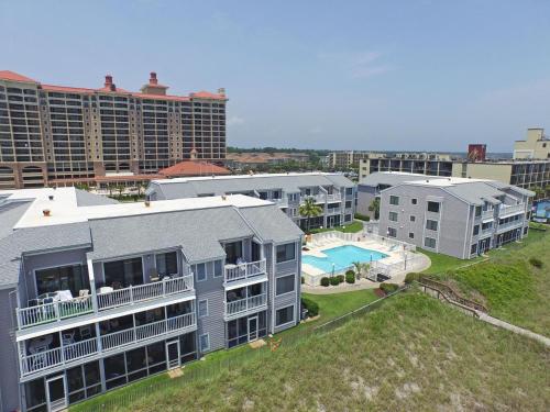 Sea Cloisters 304F Condo — 4-Star Luxury Hotel in Myrtle Beach, United States