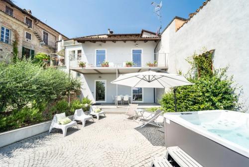 La Villa Holiday House — 4-Star Luxury Hotel in Bricco Di Neive, Italy