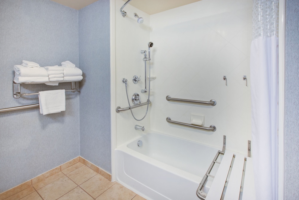 Hampton Inn & Suites Cape Cod West Yarmouth - photo 29