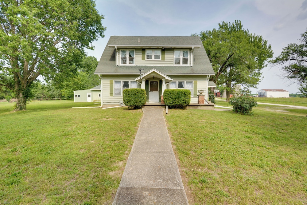 Pet Friendly Home Patio And Yard In Sheldon 19218214 — Sheldon