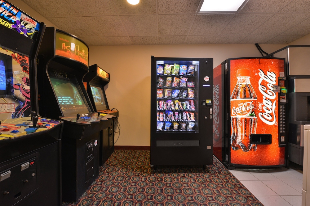 Red Roof Inn Clyde - photo 17