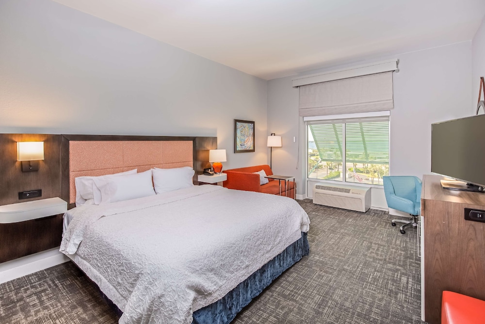 Hampton Inn Pensacola Beach - photo 22