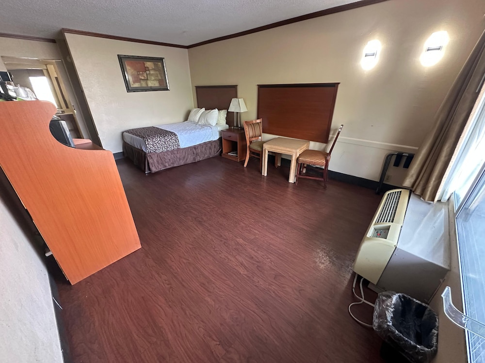 Hotel Red Rose by Townhouse Covington I 64 - photo 24
