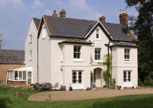 Haselor Farm B & B — 4-Star Luxury Hotel in Evesham, United Kingdom