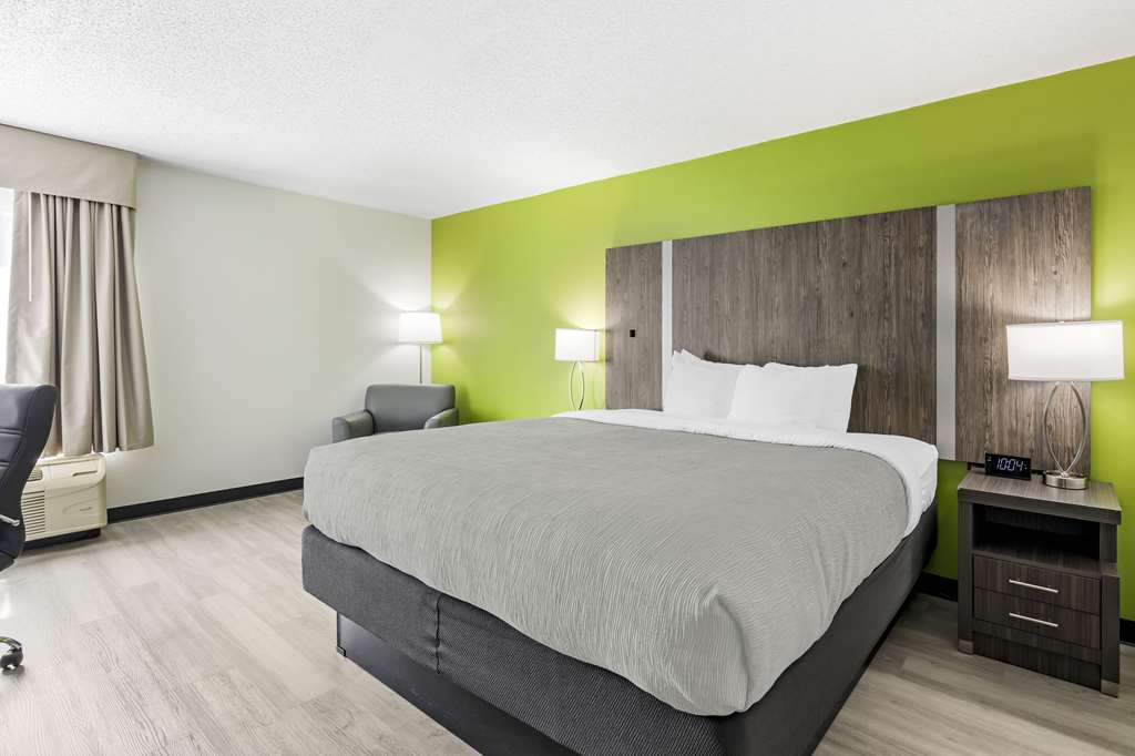 Quality Inn Clarksville Exit 11 - photo 7