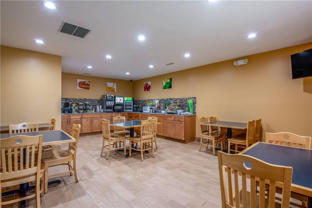Quality Inn Tully I 81 - photo 30