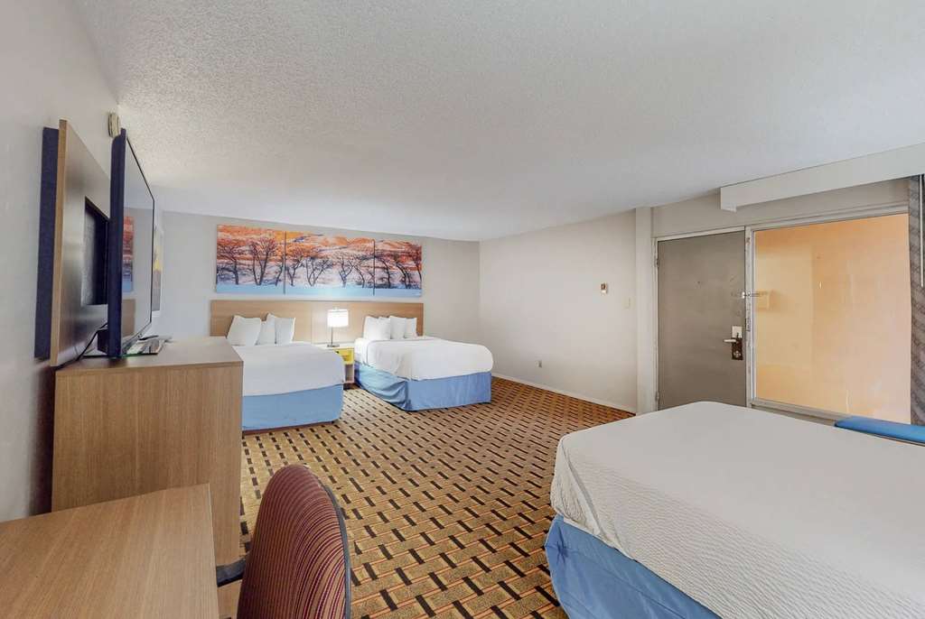 Days Inn by Wyndham Socorro - photo 23