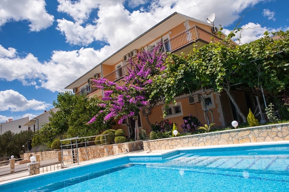 Rose 30 m From the Beach A4 in Seget Vranjica, Croatia