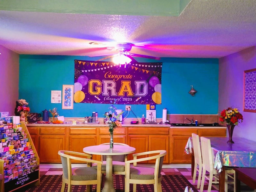 Grand View Plaza Inn & Suites - photo 27
