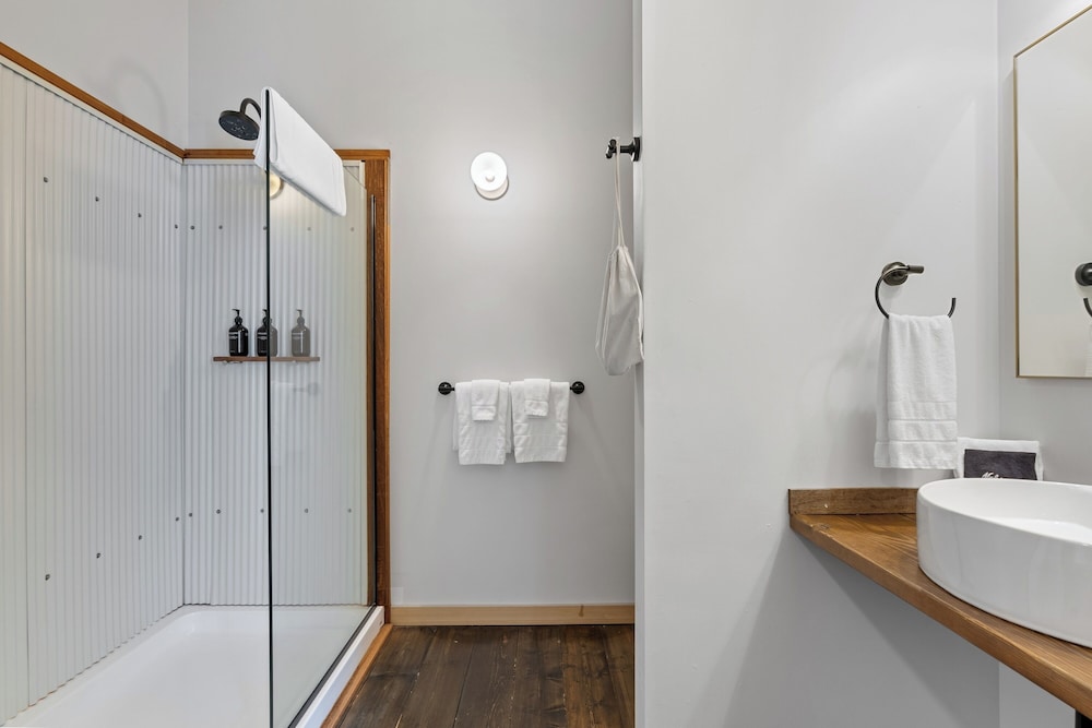 Bowline Hotel - photo 105