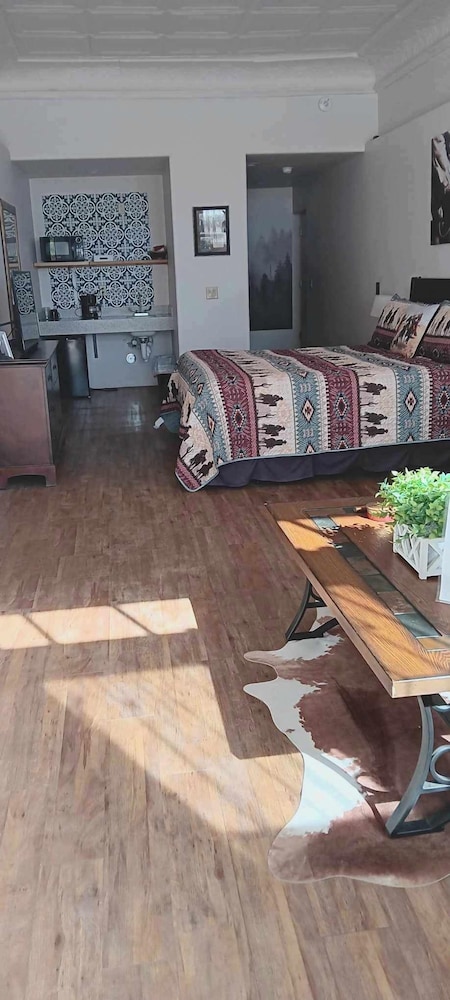 Katie's Cozy Suites - photo 12