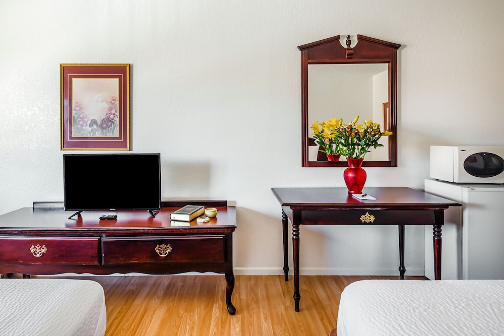 OYO Hotel Groesbeck - photo 15
