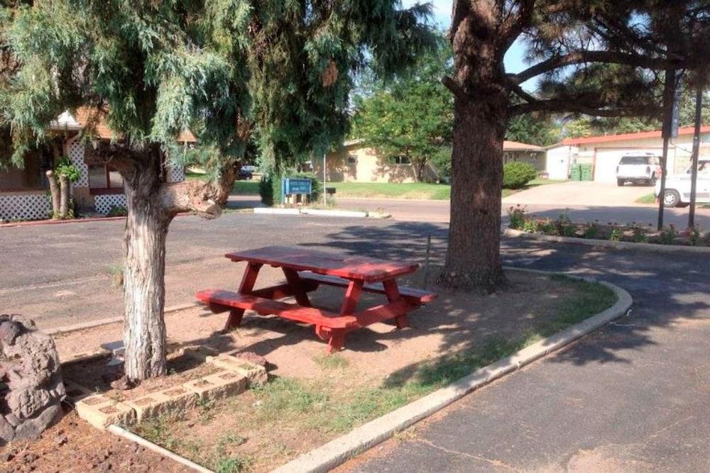 Country Club Inn - photo 20
