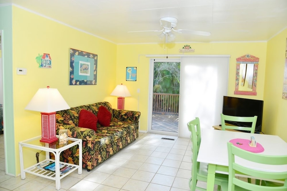 The Palmview and Sandpiper Inns - photo 58