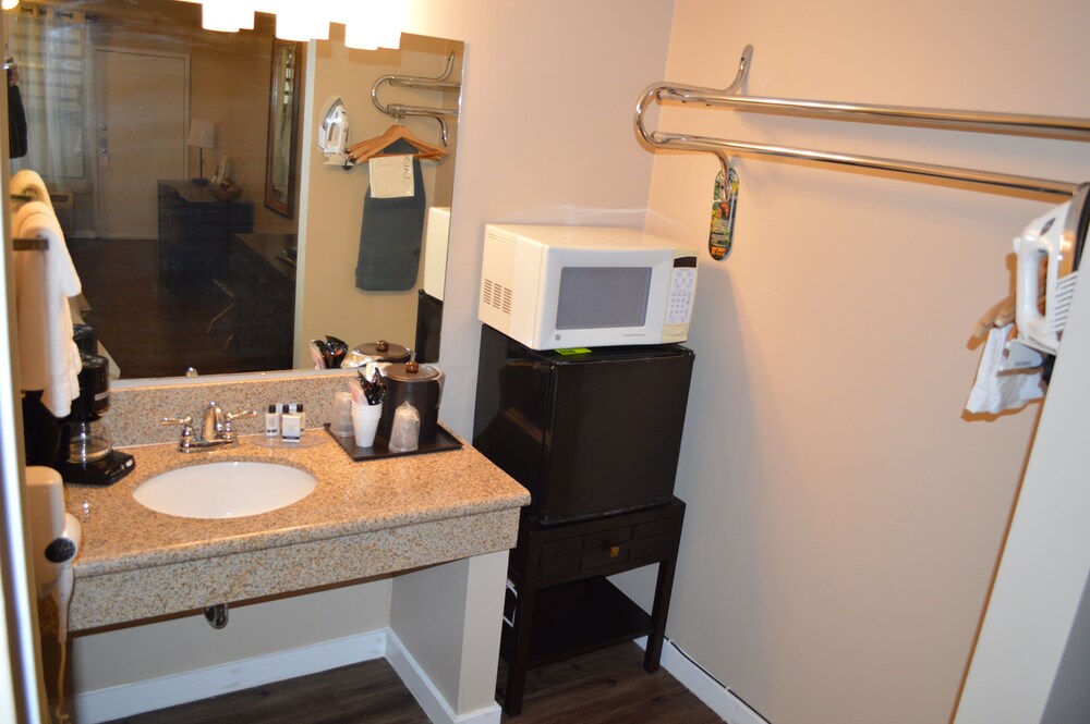 Laramie Valley Inn - photo 9