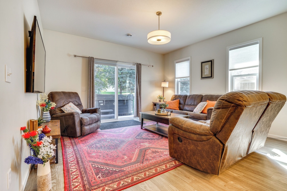 Mankato Getaway With Game Room And Salt Water Hot Tub — Mankato
