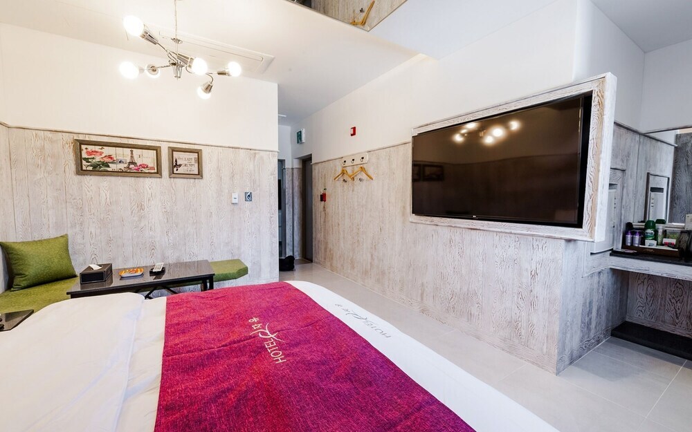 Yongin Jayou Self Check in Motel in Icheon-Si, South Korea