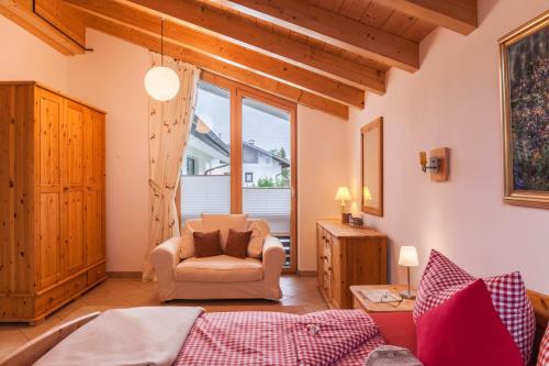 Das Bergzeit - carbon neutral hotel in Farchant
