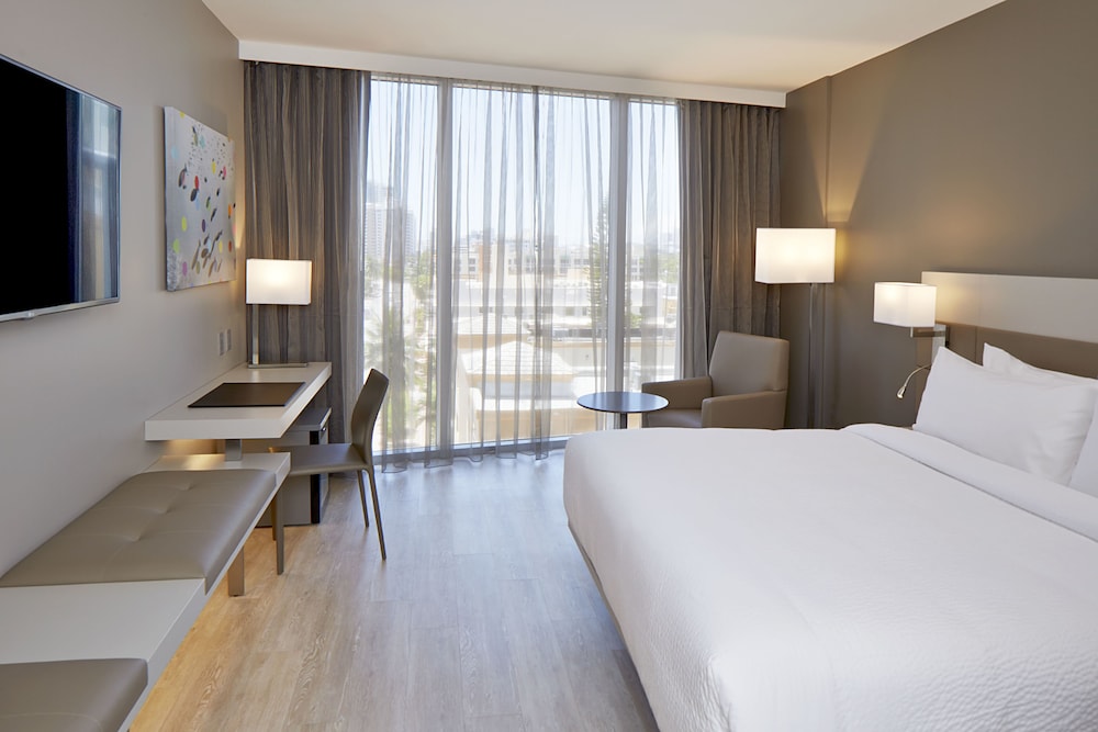 AC Hotel by Marriott Miami Beach - photo 6