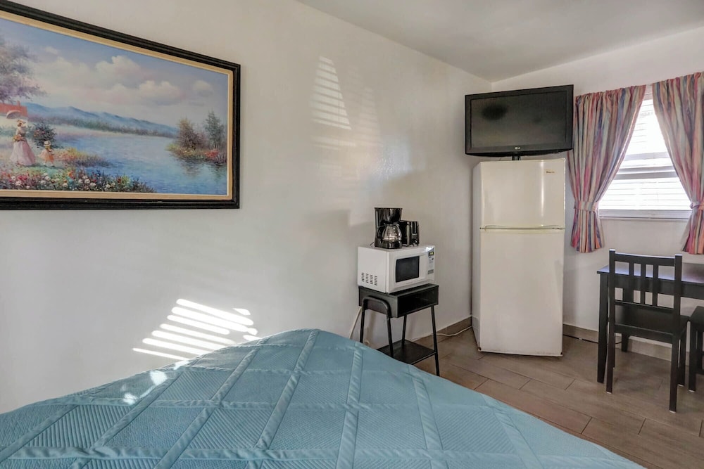 Richard's Motel Extended Stay - photo 22