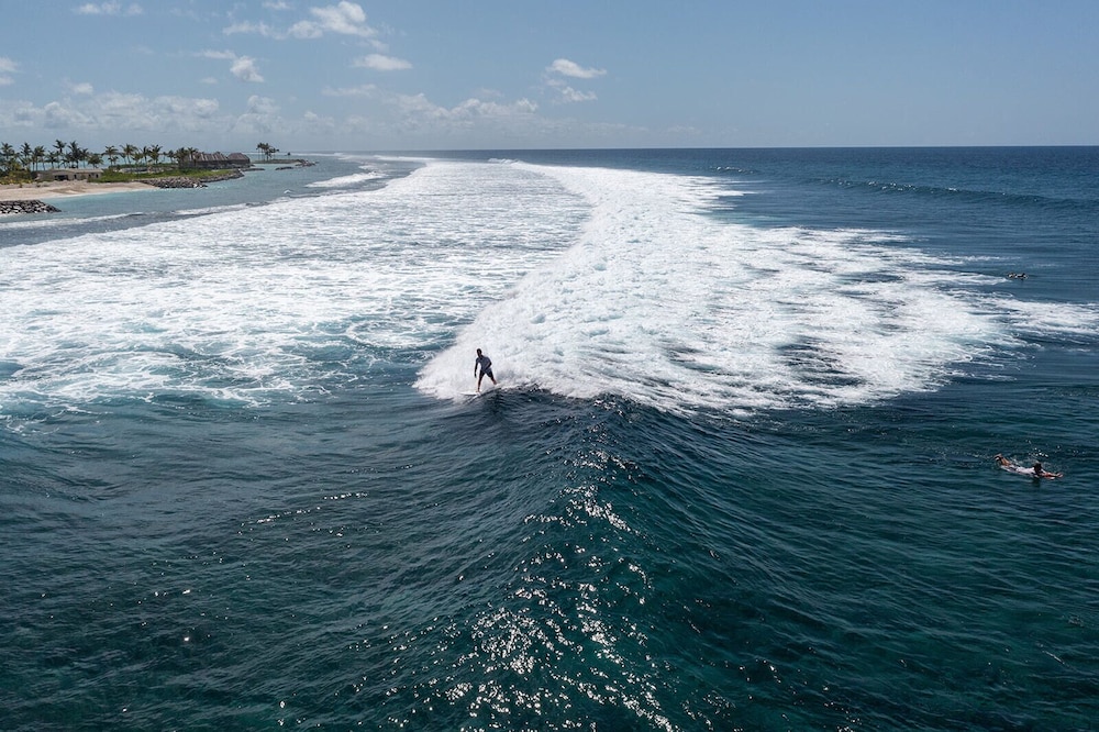 Surfing/boogie boarding