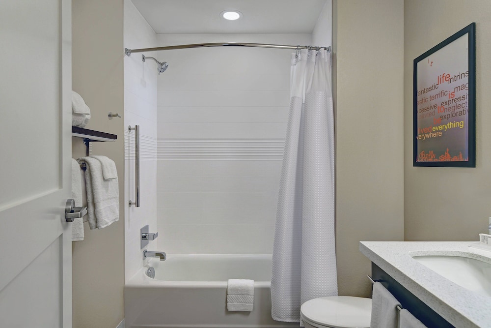 TownePlace Suites by Marriott Lima - photo 25