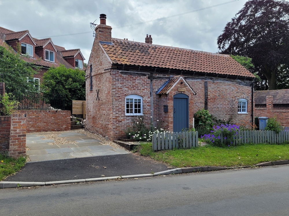 Auld Cottage — 4-Star Luxury Hotel in Newark On Trent, United Kingdom