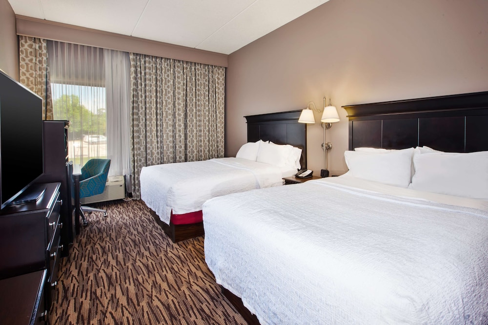 Hampton Inn & Suites Cleveland Airport Middleburg Heights - photo 12