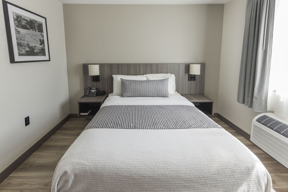 The Farmstead Hotel - photo 11