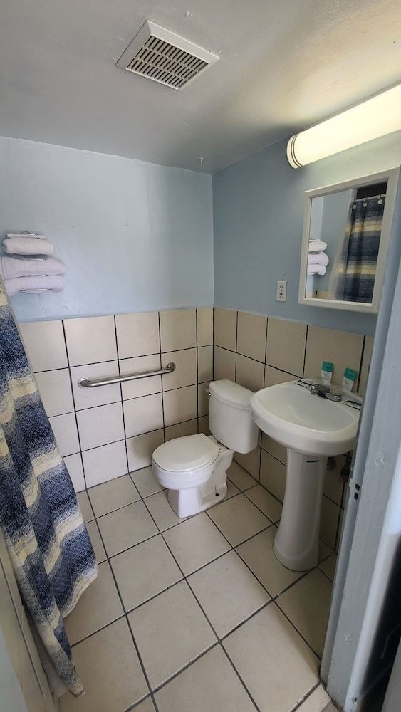 Green spot motel - photo 11