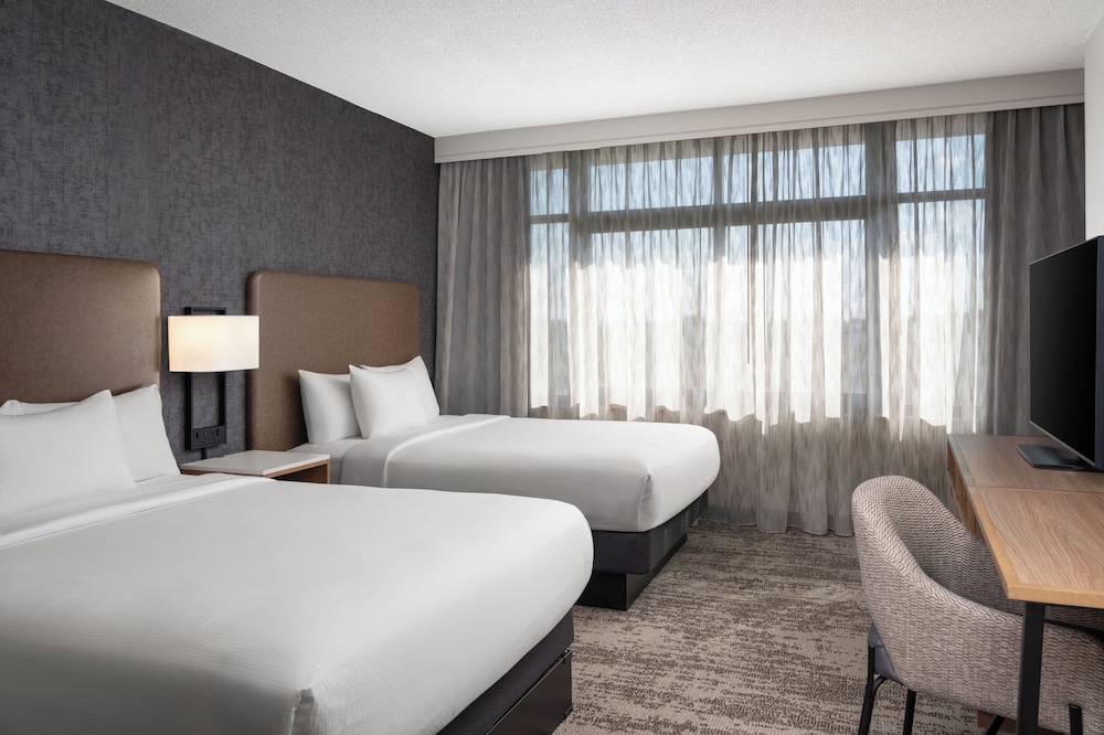 Embassy Suites by Hilton at Hot Springs Convention Center - photo 12