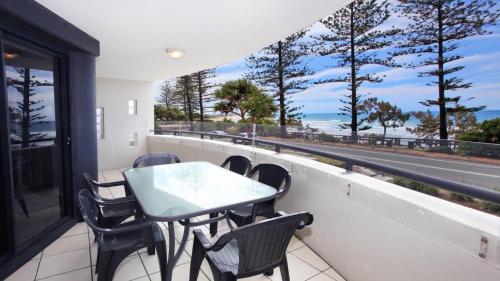 Unit 1 The Rocks — 4-Star Luxury Hotel in Coolum Beach, Australia