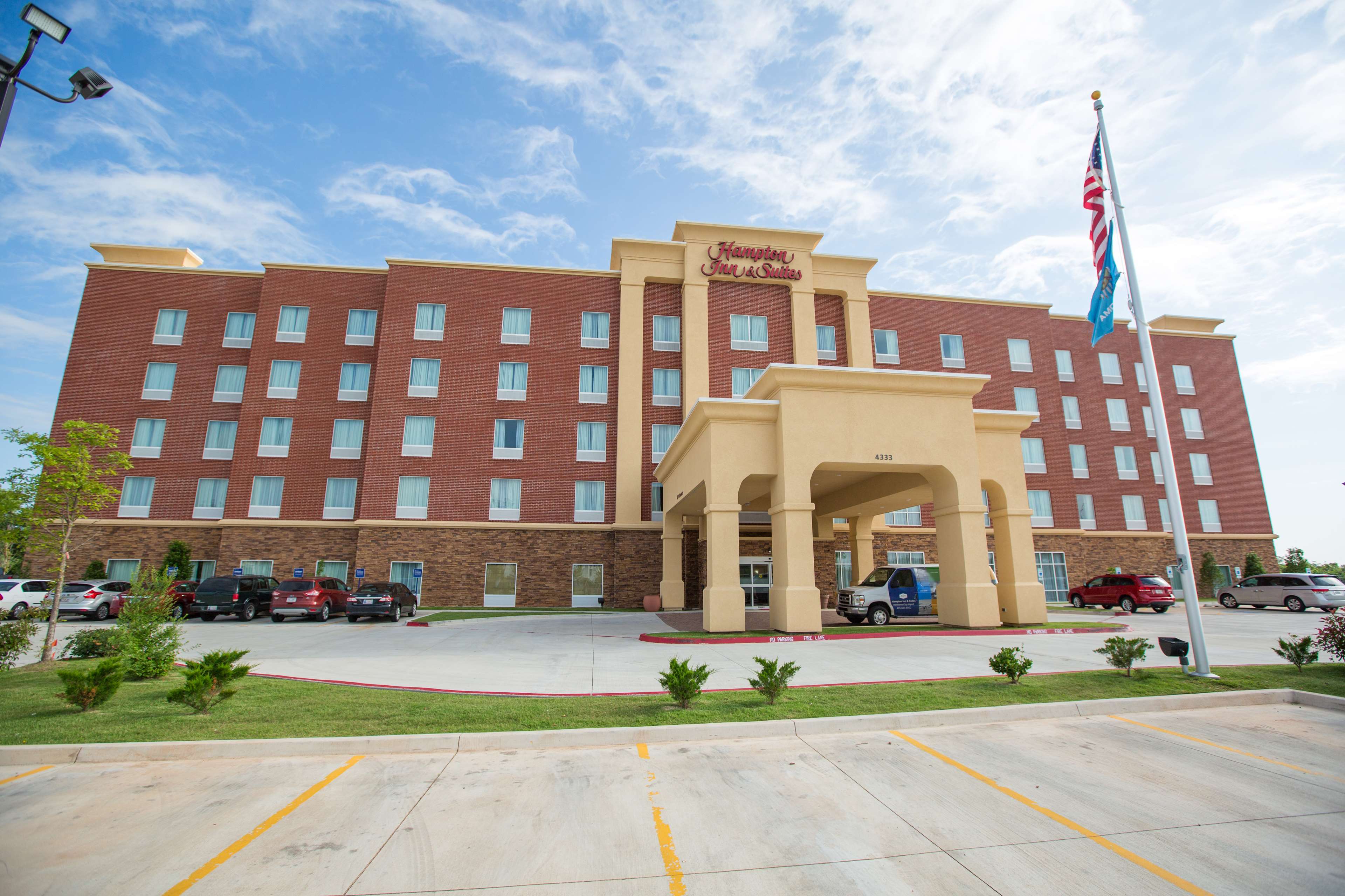 Hampton Inn & Suites Oklahoma City Airport - photo 2
